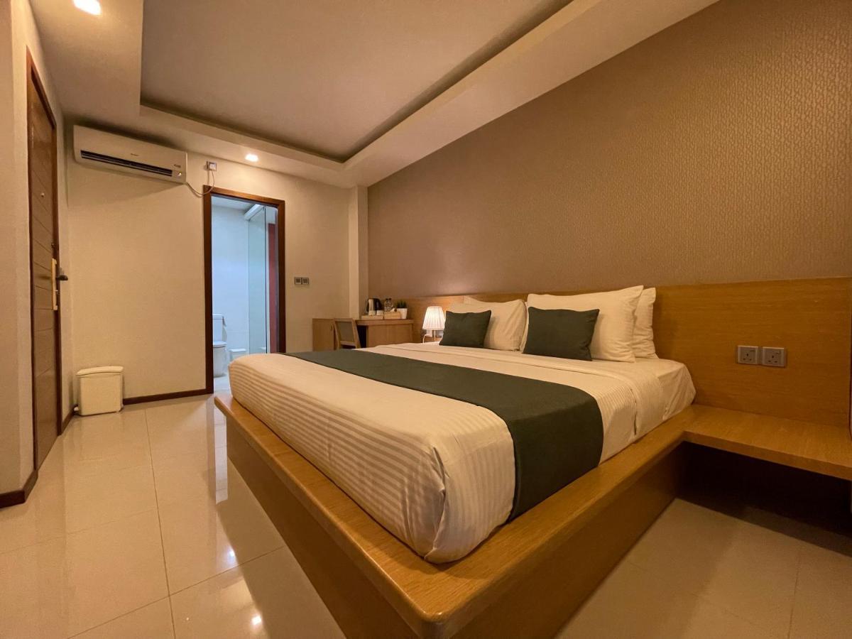 Huvan Beach Hotel At Hulhumale Zewnętrze zdjęcie