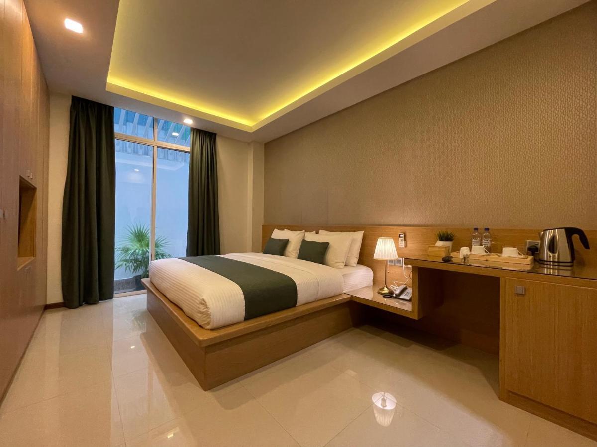 Huvan Beach Hotel At Hulhumale Zewnętrze zdjęcie