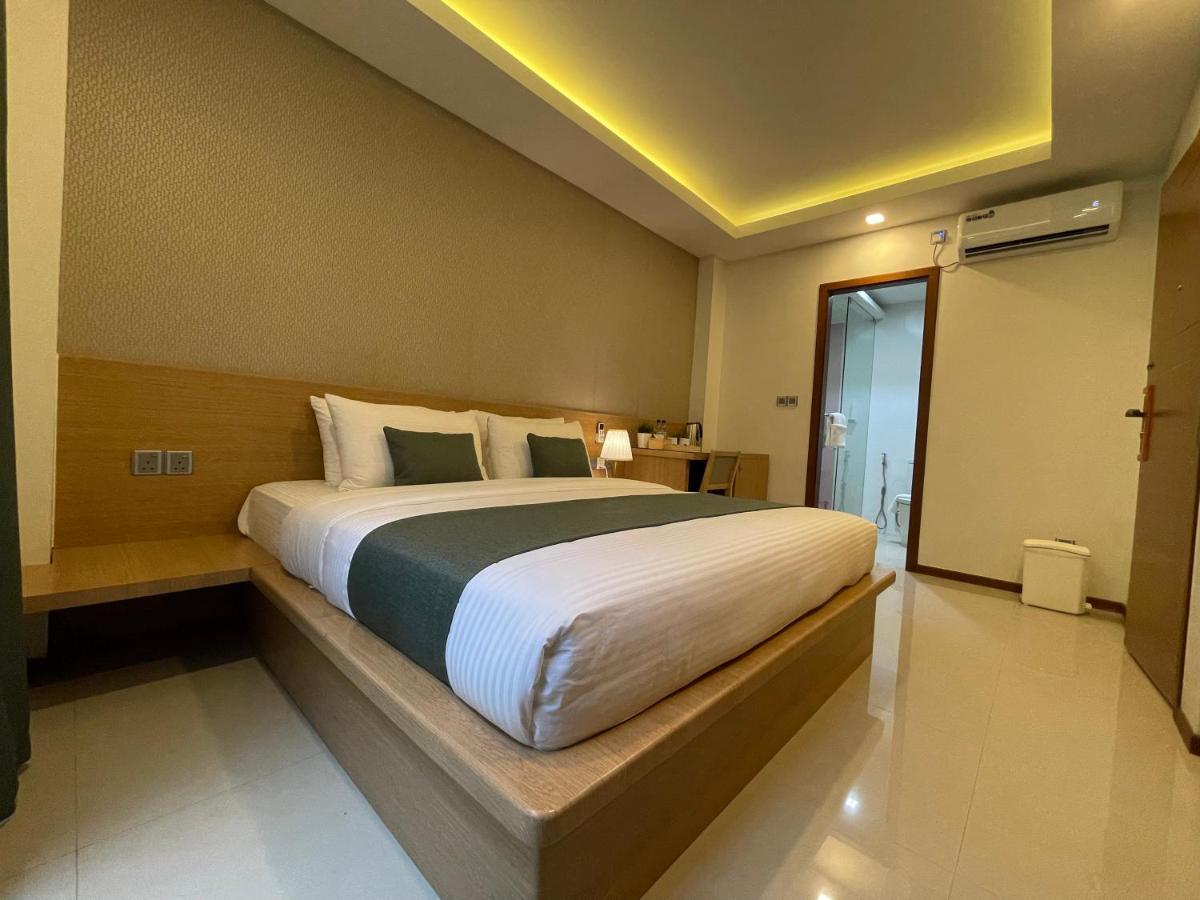 Huvan Beach Hotel At Hulhumale Zewnętrze zdjęcie