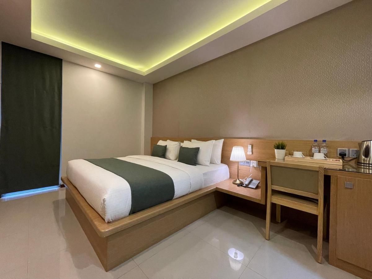 Huvan Beach Hotel At Hulhumale Zewnętrze zdjęcie