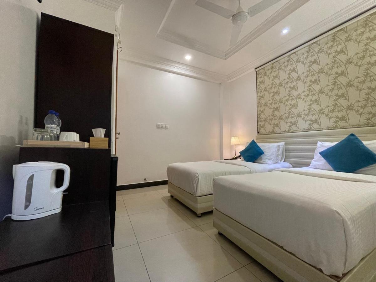 Huvan Beach Hotel At Hulhumale Zewnętrze zdjęcie