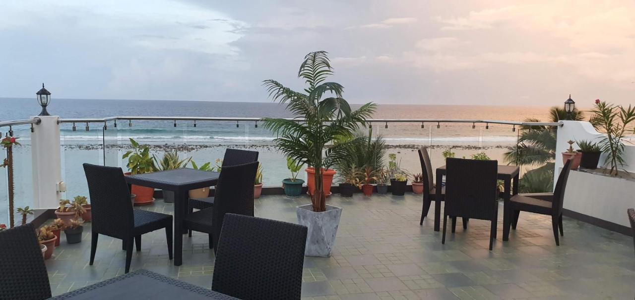 Huvan Beach Hotel At Hulhumale Zewnętrze zdjęcie